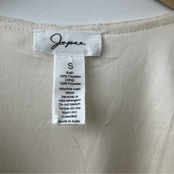 Japna NWT Ivory Peplum Lace Trim V-Neck Blouse - Picture 3 of 8